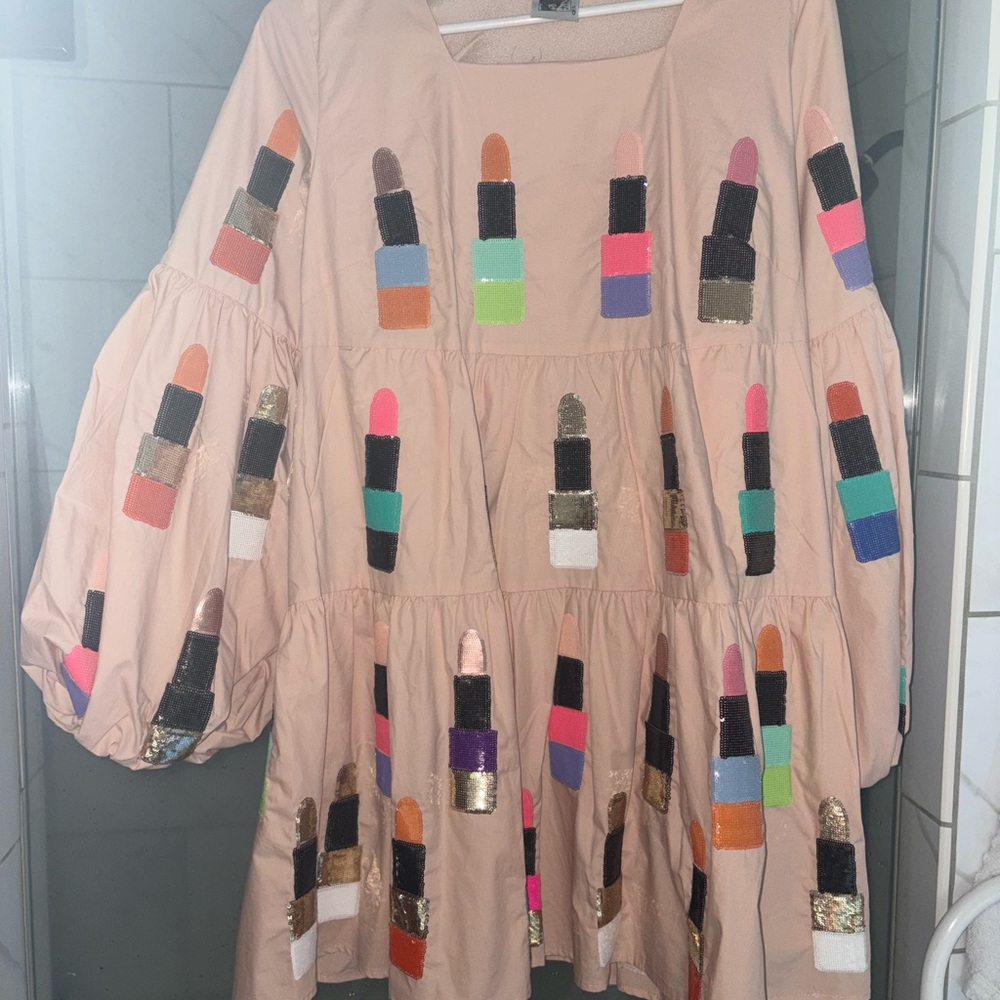 QUEEN OF SPARKLES Multicolor Lipstick Dress
